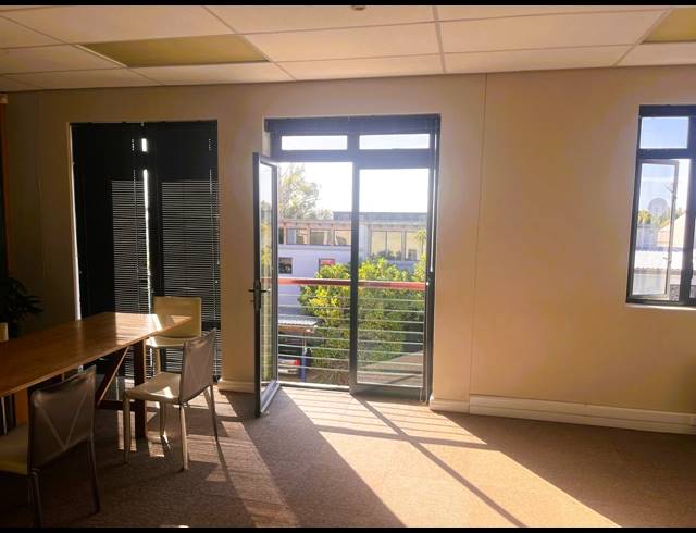 234M² OFFICE TO LET IN WESTLAKE